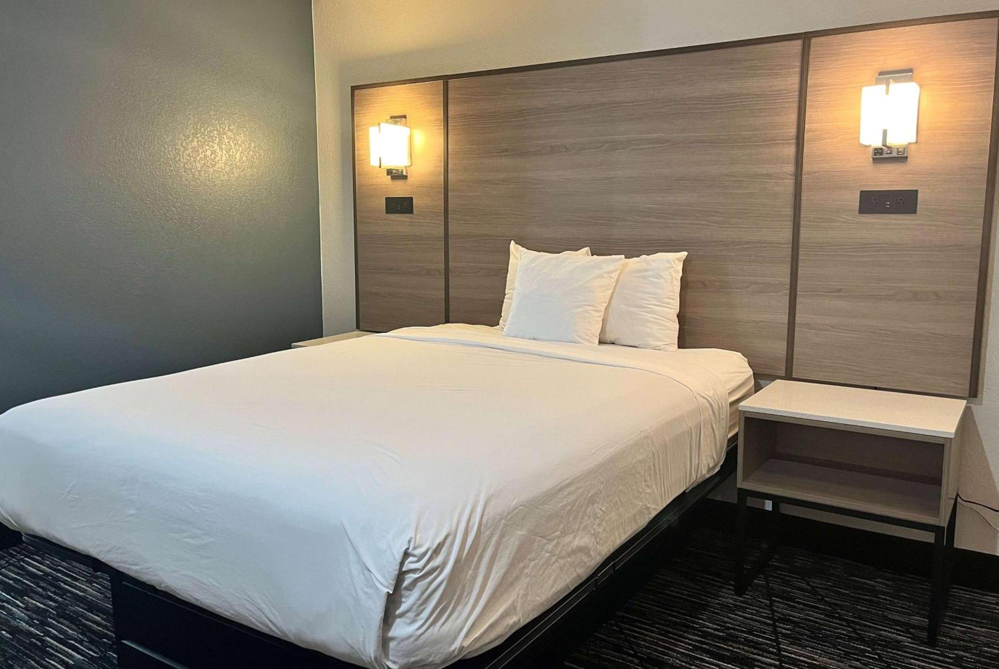 Baymont By Wyndham Indianapolis Northeast Hotel Eksteriør billede